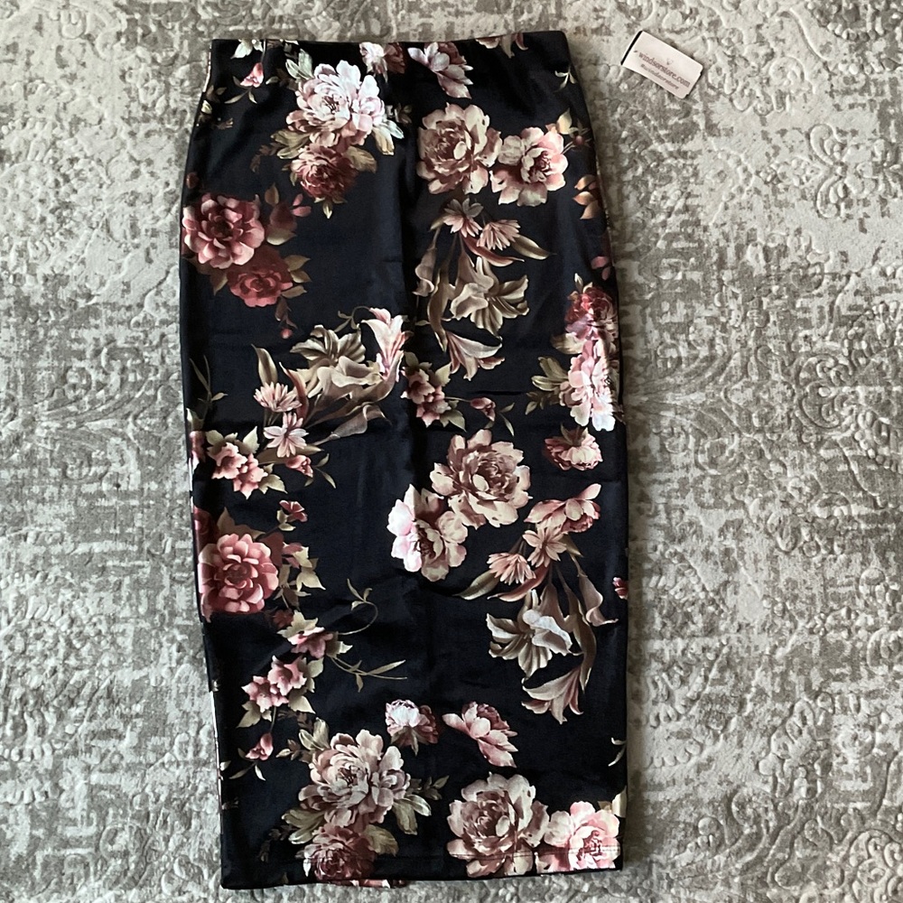 Black suede Floral Pencil Skirt